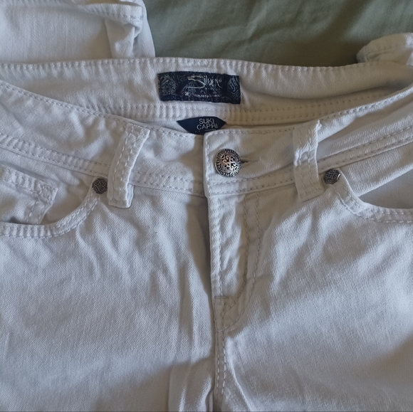 Silver Suki Capris, super stretch, white jeans - Picture 6 of 6